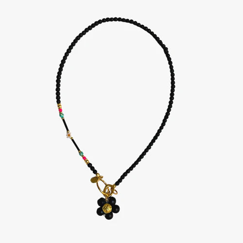 BLACK STONES AND FLOWER NECKLACE