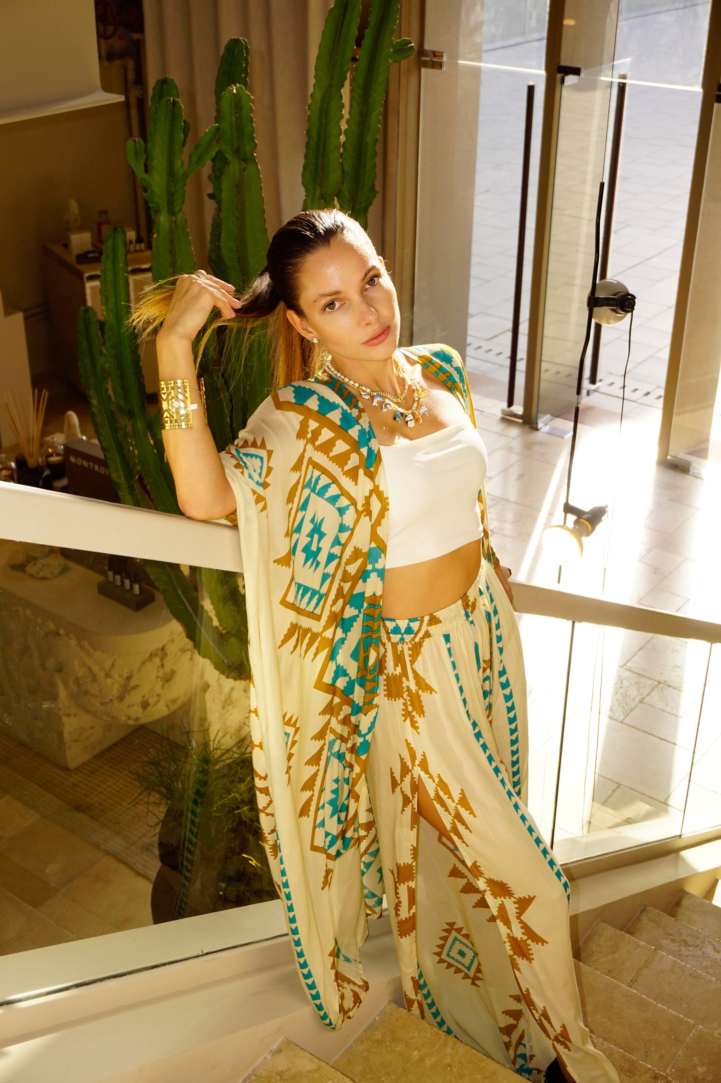 LARGE PANT WITH LATERAL SPLIT